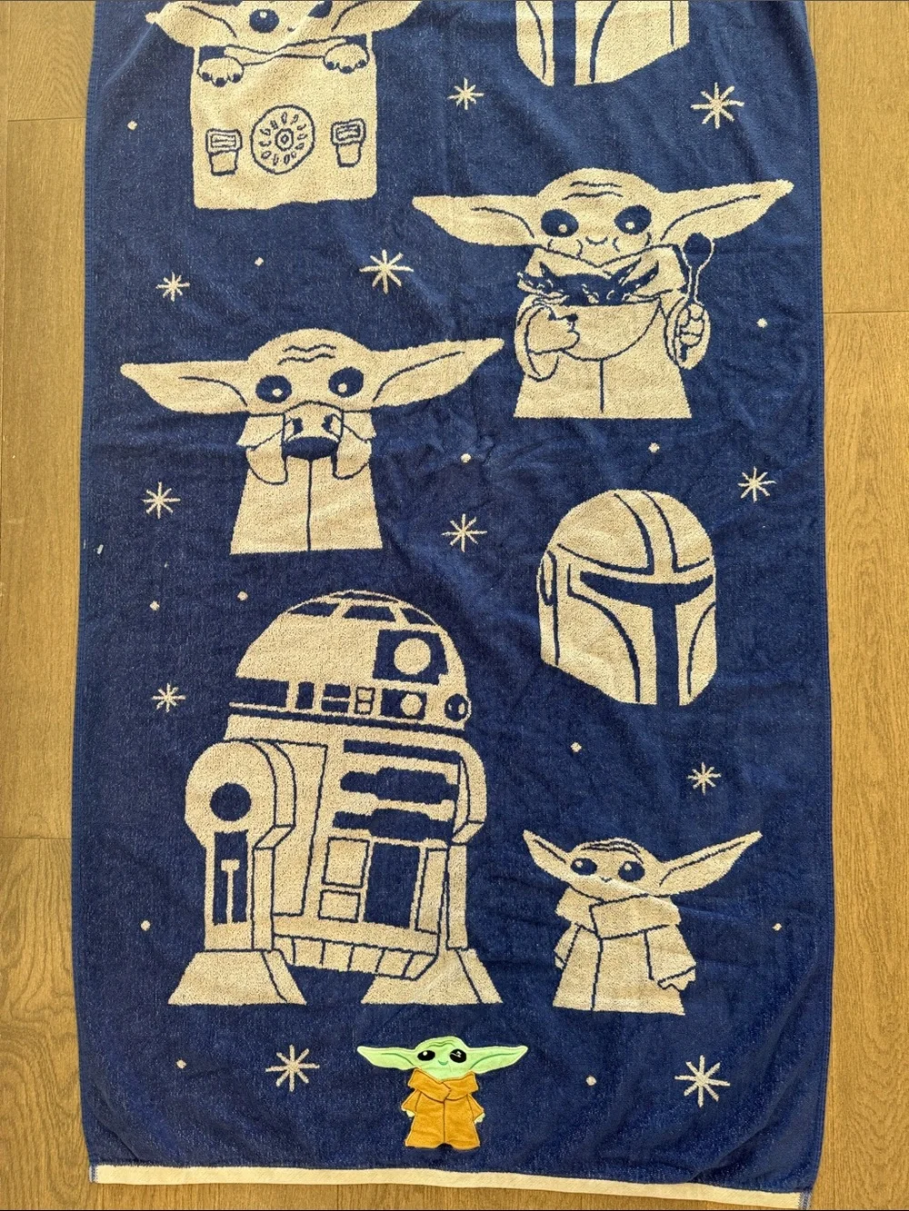 Star Wars Baby Yoda Mandalorian beach towel